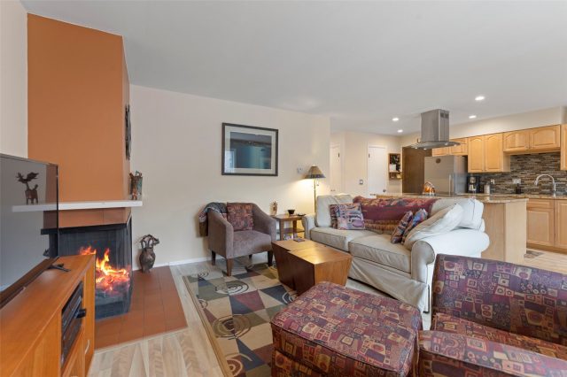 240 E La Bonte Street 3 photo 12