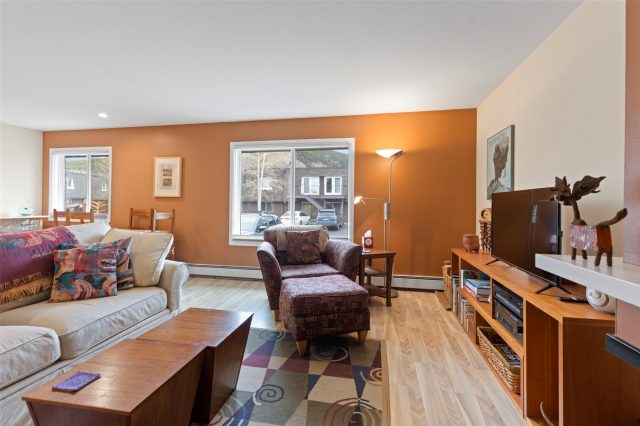 240 E La Bonte Street 3 photo 13
