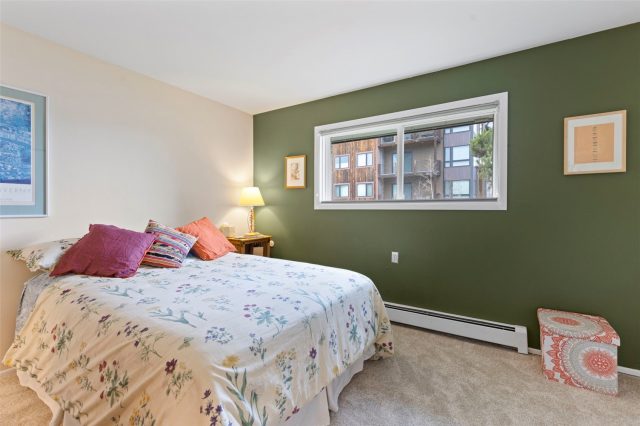 240 E La Bonte Street 3 photo 18