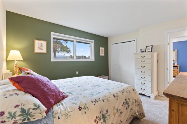 240 E La Bonte Street 3 photo 19
