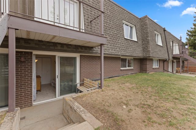 240 E La Bonte Street 3 photo 26