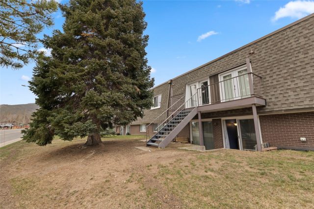 240 E La Bonte Street 3 photo 28
