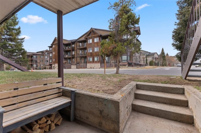 240 E La Bonte Street 3 photo 29