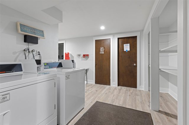240 E La Bonte Street 3 photo 34