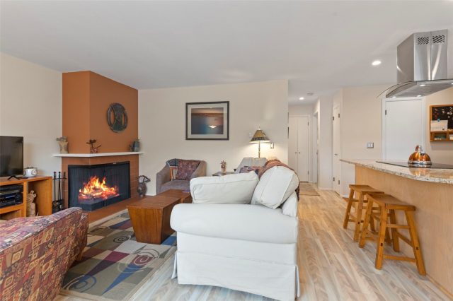240 E La Bonte Street 3 photo 9
