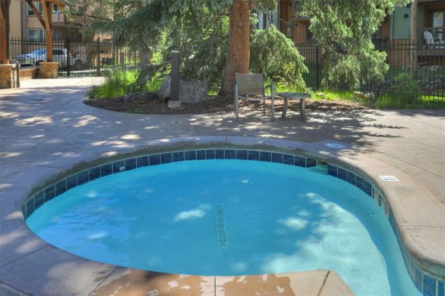 148 Broken Lance Drive 5 photo 28