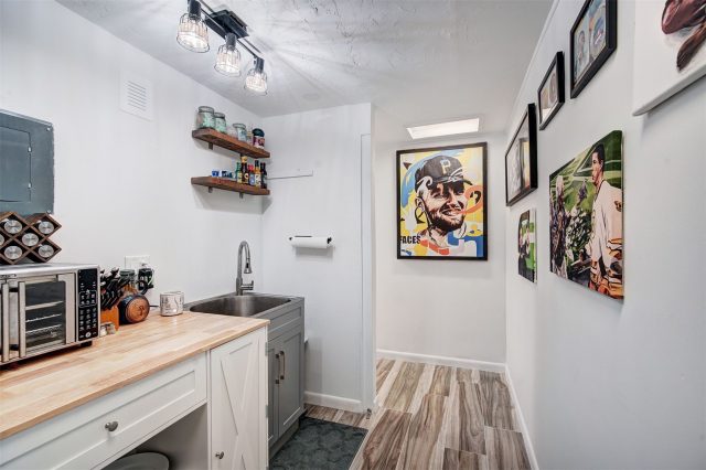 173 Lone Hand Way photo 28