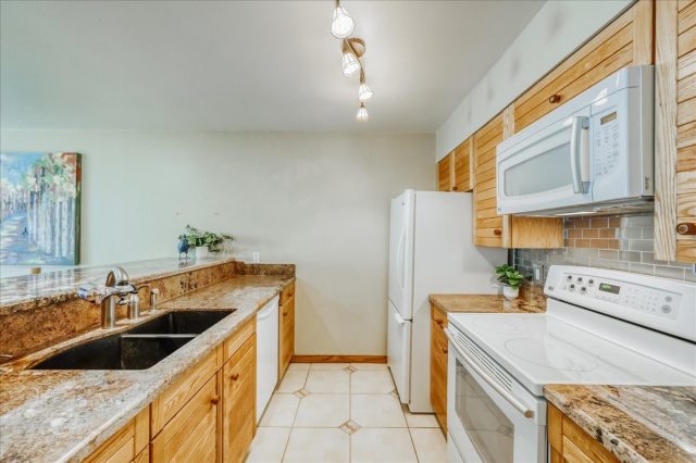 22804 Us Highway 6 106 photo 11