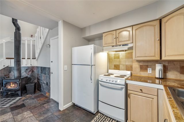 891 Fairview Boulevard 20 photo 14