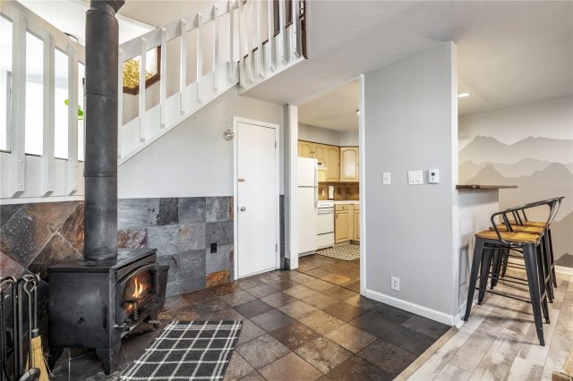 891 Fairview Boulevard 20 photo 15