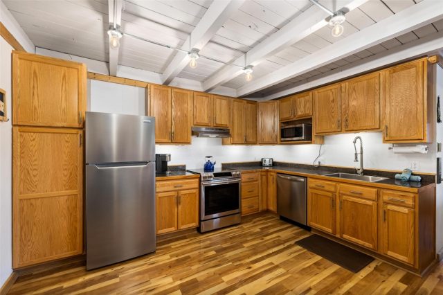 Condo in Treehouse Condo, Silverthorne, CO — photo 5 (MLS S1068017)