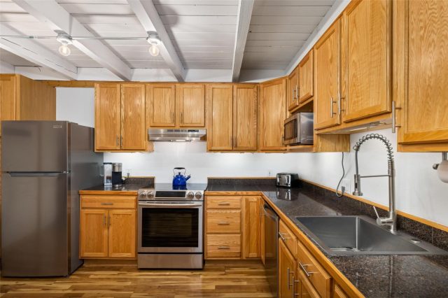 Condo in Treehouse Condo, Silverthorne, CO — photo 6 (MLS S1068017)