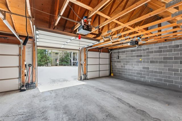 72 Corinthian Circle 203 photo 29