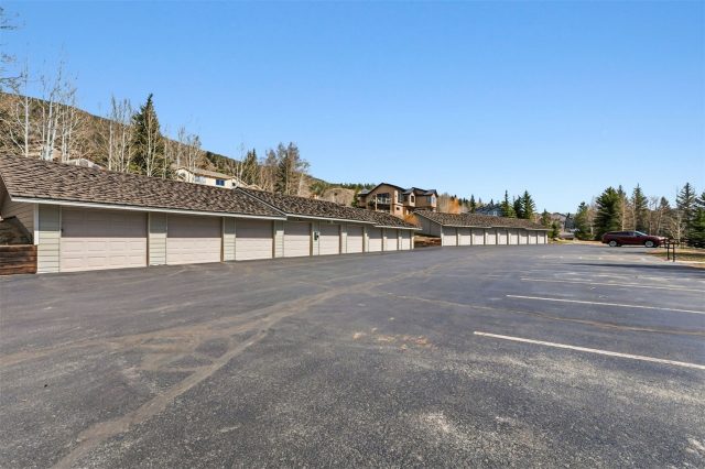 72 Corinthian Circle 203 photo 30