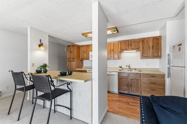 72 Corinthian Circle 203 photo 40
