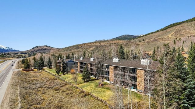 72 Corinthian Circle 203 photo 43