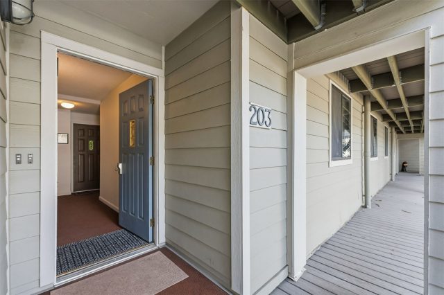 72 Corinthian Circle 203 photo 46