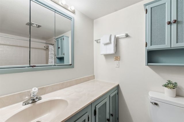 72 Corinthian Circle 203 photo 9