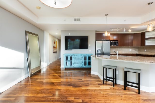 2240 N Clay Street 208 photo 11