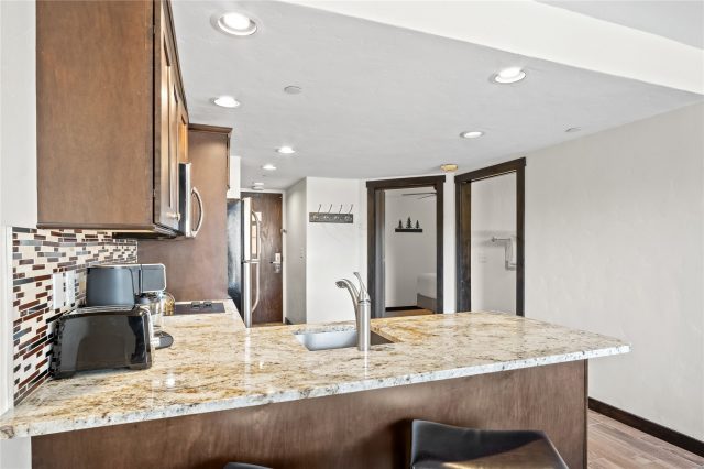 640 Village Road 4513 photo 17
