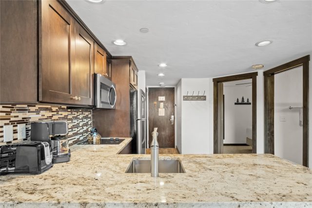640 Village Road 4513 photo 18