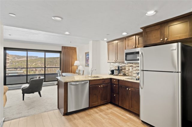 640 Village Road 4513 photo 21