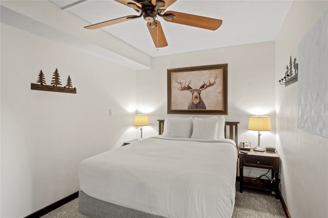 640 Village Road 4513 photo 23