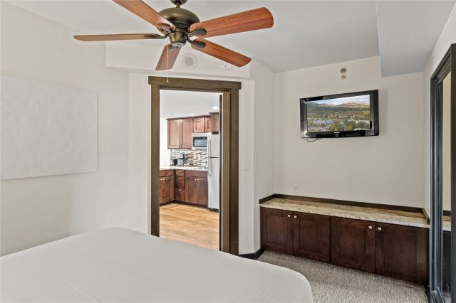 640 Village Road 4513 photo 26