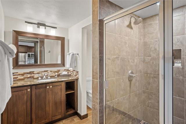 640 Village Road 4513 photo 27