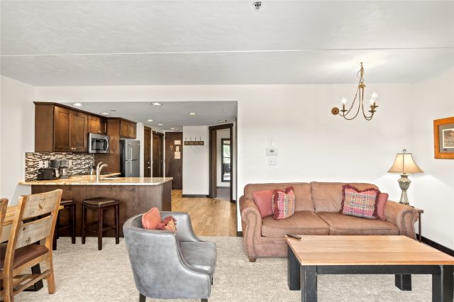 640 Village Road 4513 photo 8