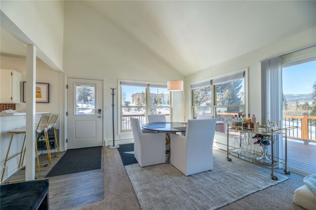 340 W Buffalo Street photo 9