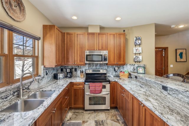 80 Oak Lane 80 photo 10