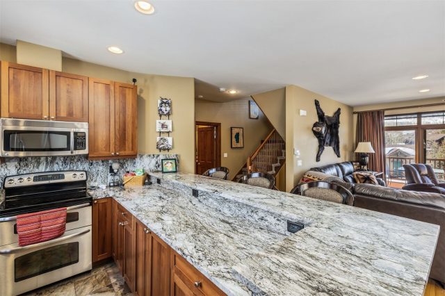 80 Oak Lane 80 photo 11