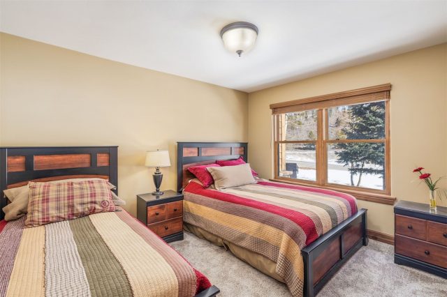 80 Oak Lane 80 photo 18