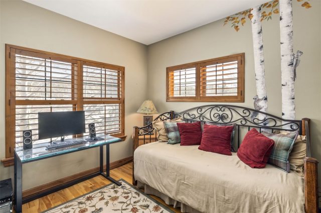 80 Oak Lane 80 photo 20