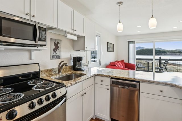 Condo in Yacht Club Condo, Dillon, CO — photo 6 (MLS S1068131)