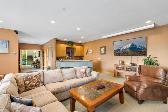 348 Jade Road photo 25