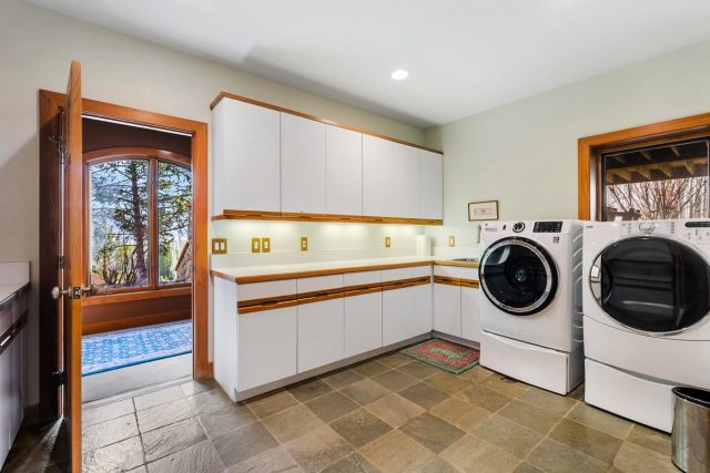 348 Jade Road photo 32