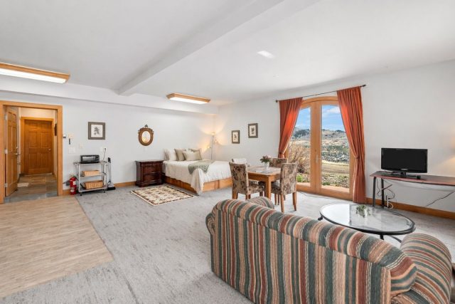 348 Jade Road photo 40