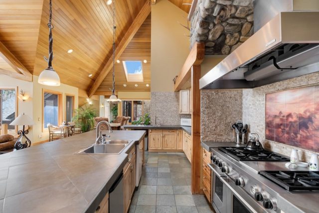 348 Jade Road photo 8