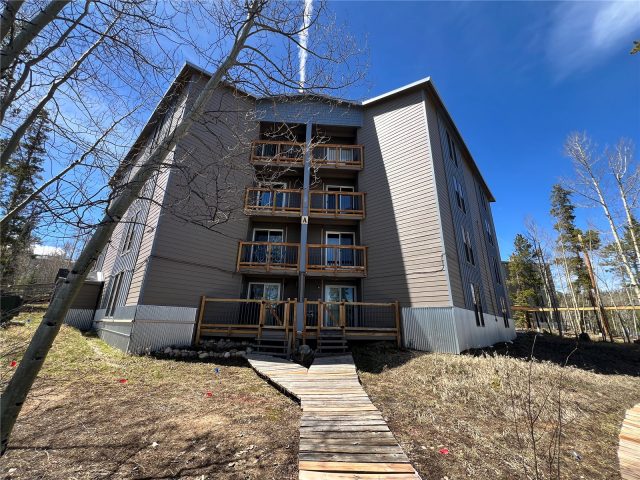 Condo in Treehouse Condo, Silverthorne, CO — photo 2 (MLS S1068162)