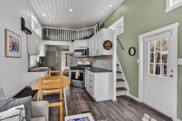 85 Revett Drive 62 photo 6