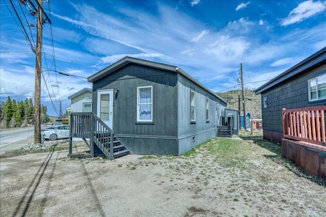 Mobile Home in Little B Mobile Home Park, Breckenridge — photo 2 Mobile Home in Little B Mobile Home Park, Breckenridge, CO — photo 2 (MLS S1068186)