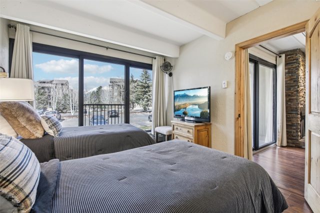 220 E La Bonte Street 210 photo 15