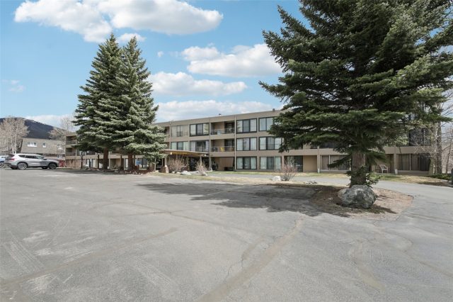 220 E La Bonte Street 210 photo 27