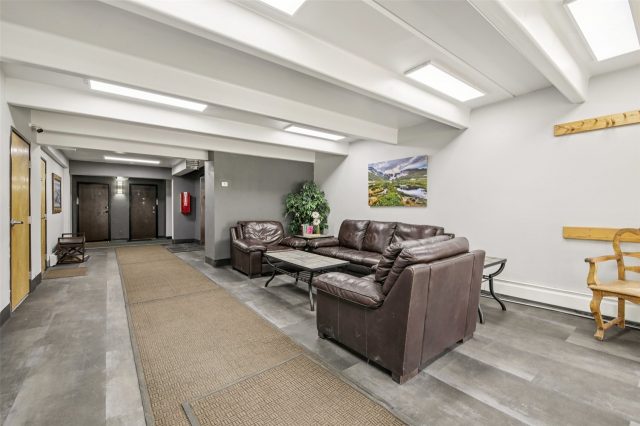 220 E La Bonte Street 210 photo 29