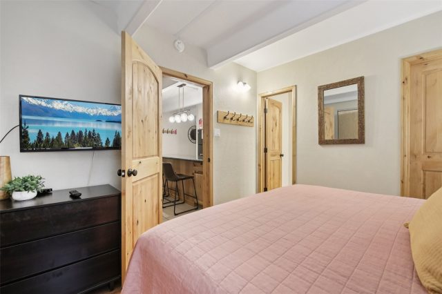 Condo in Lodge At Lake Dillon Condo, Dillon, CO — photo 6 (MLS S1068187)