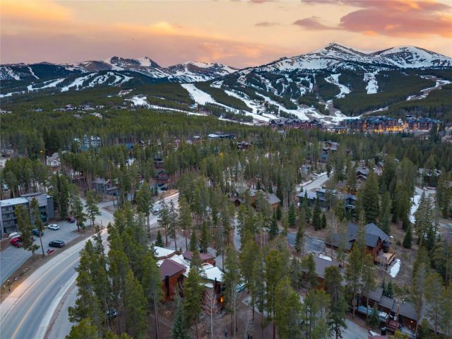 Condo in Gold Camp Condo, Breckenridge — photo 2 Condo in Gold Camp Condo, Breckenridge, CO — photo 2 (MLS S1068190)