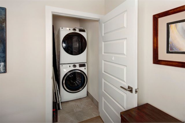 235 E La Bonte Street 207 photo 29