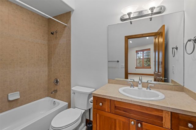 85 Chestnut Lane 85 photo 16